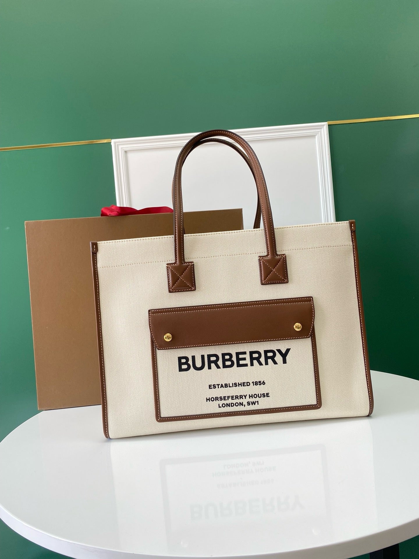 アクセサリー BURBERRY HORSEFERRY HOUSE 0400014729445_A3?wid=830&hei=